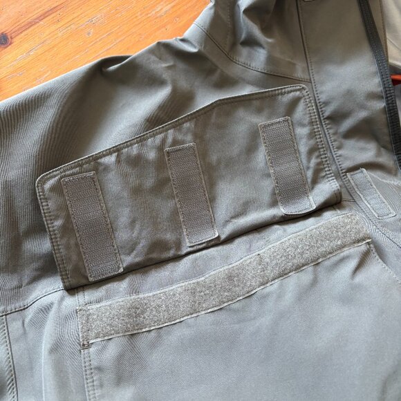 Simms Gore-Tex Fishing Outdoor Jacket - Picture 14 of 16